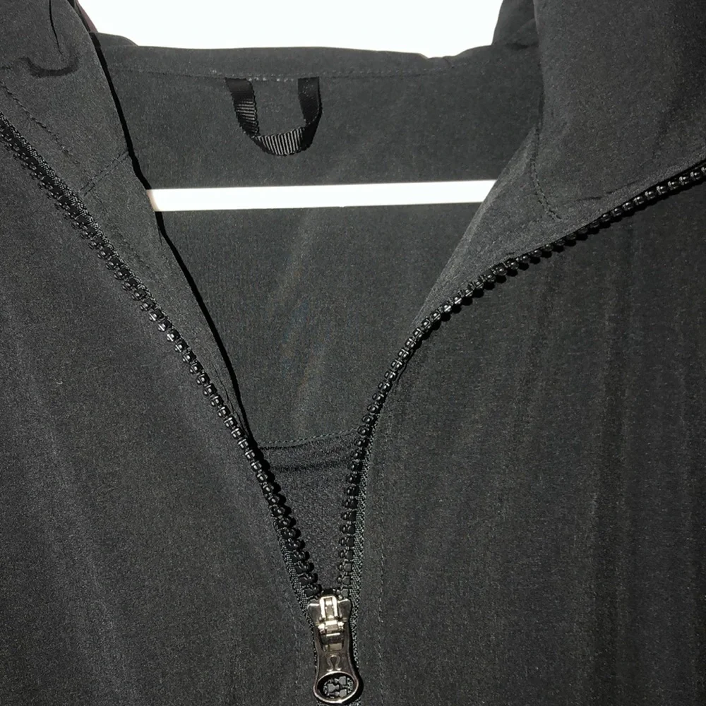 Lululemon Rain Jacket Size 4 - Picture 8 of 16
